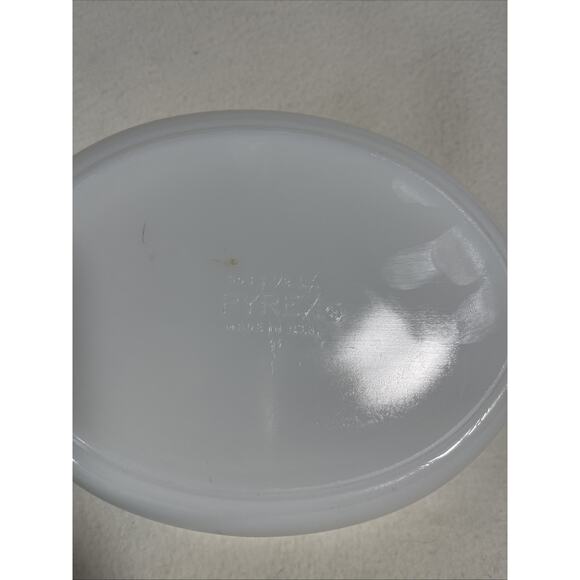 Pyrex Oval Casserole Dish #043 Town & Country White Brown Gold Hexagon No Lid - Picture 3 of 6